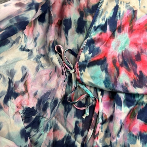 NAKED PRINCESS Women’s 100% Silk Cold shoulder shortie robe size: Medium/Large - Picture 3 of 8